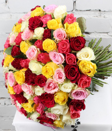 Букет_101 роза Кения под ленту Букет_101 роза Кения под ленту