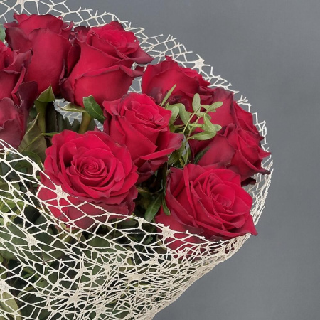 Букет_9 роз Эквадор в сетке