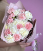 Букет_17 розовых и белых гвоздик Букет_17 розовых и белых гвоздик